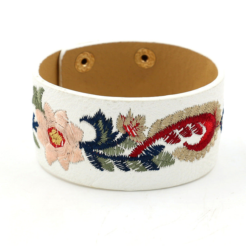 Vintage Böhmisches Blumenarmband