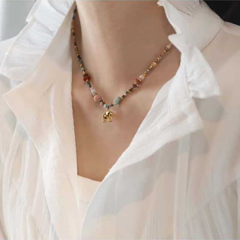Bunte Perlenkette Im Boho-Stil