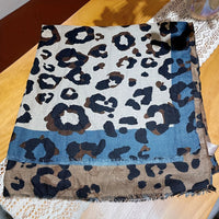 Lässiger Schal Mit Leopardenmuster