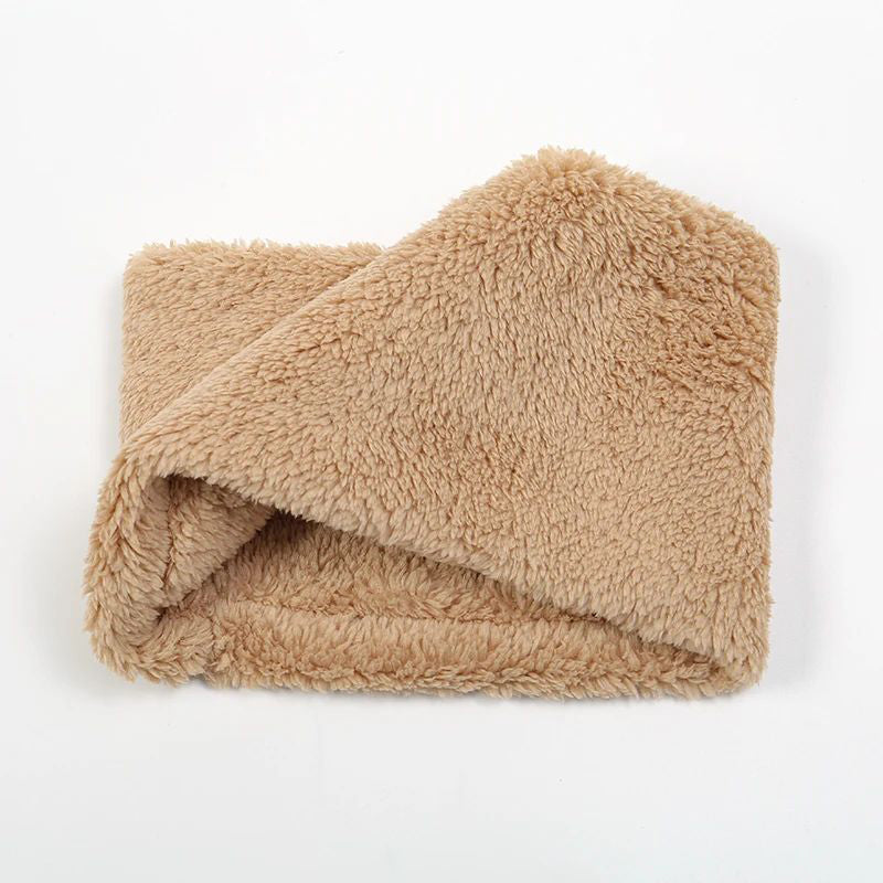 Einfarbiger Warmer Schal