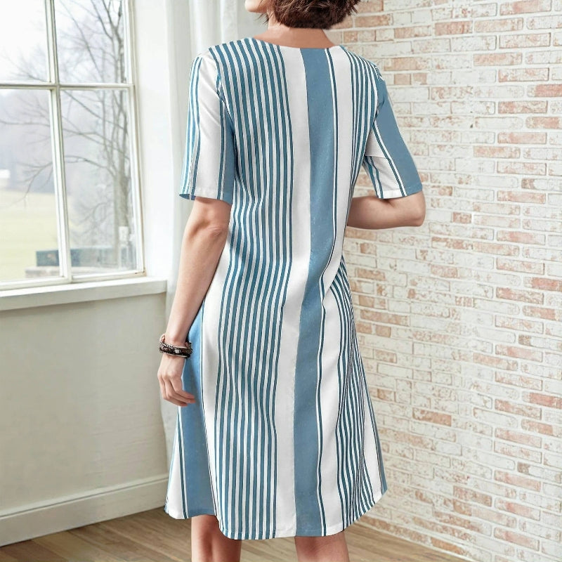 Lässiges Gestreiftes Kleid