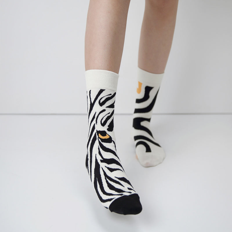 Lässige Asymmetrische Socken