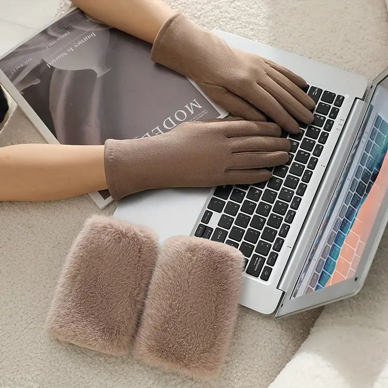 Warme Plüschhandschuhe