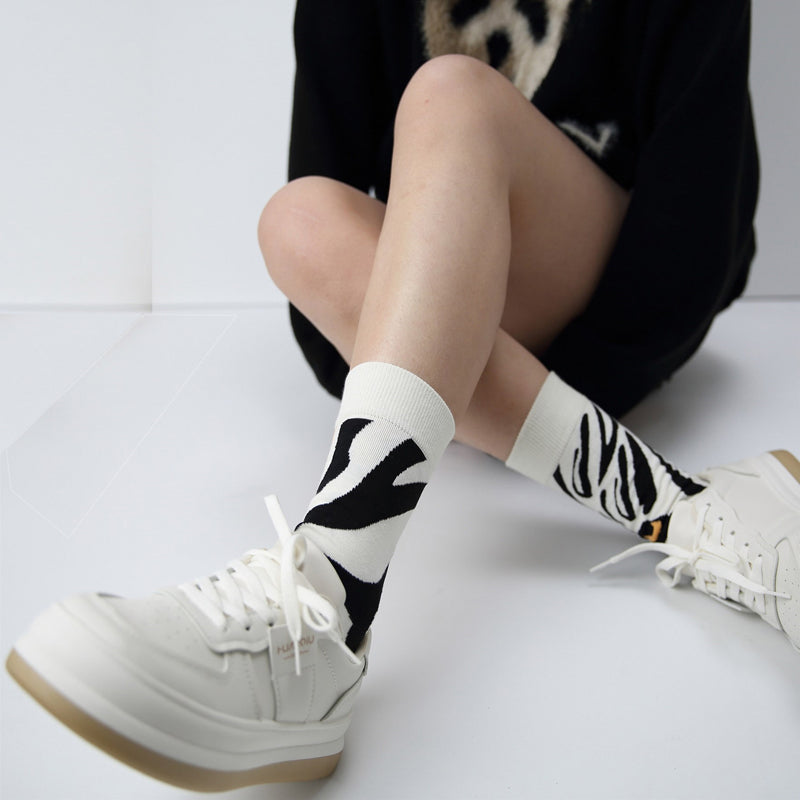 Lässige Asymmetrische Socken