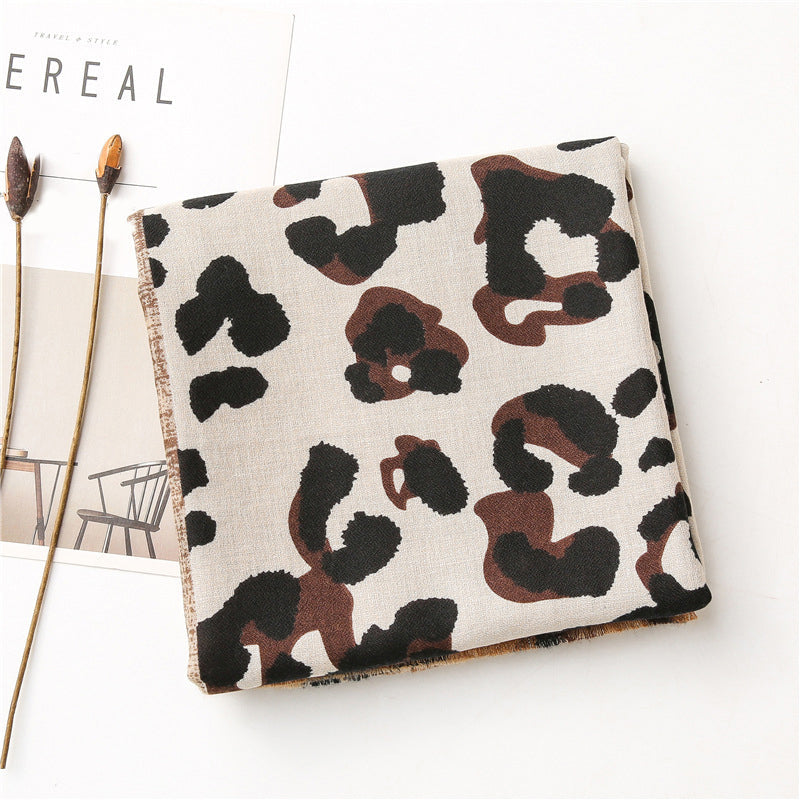 Lässiger Schal Mit Leopardenmuster