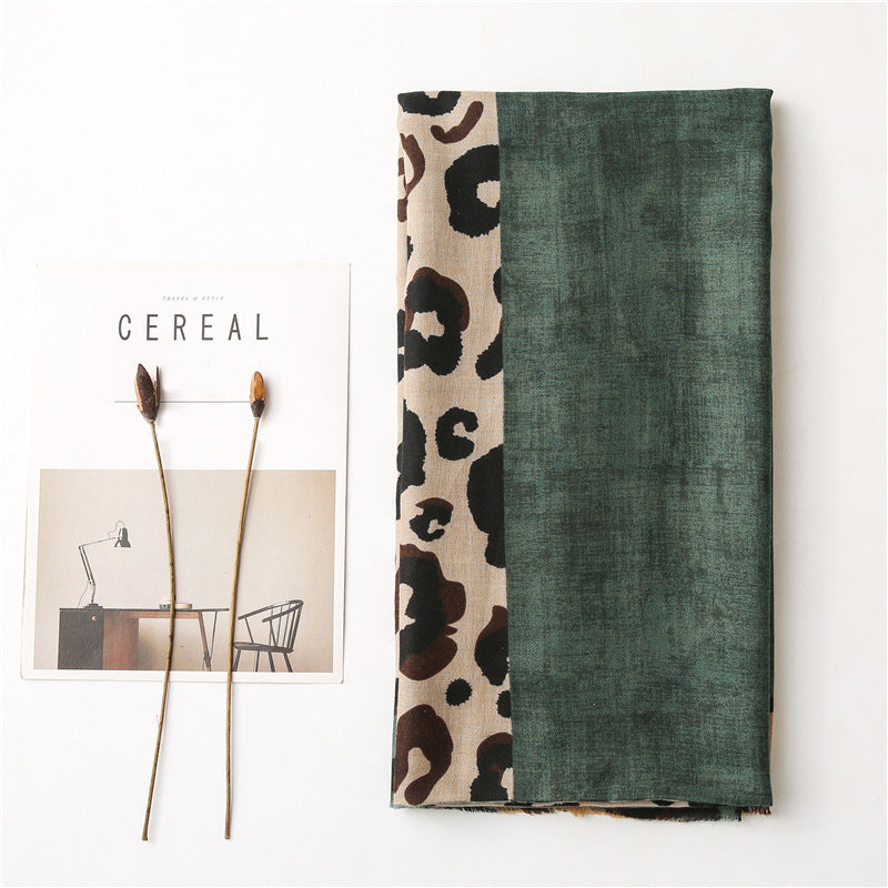 Lässiger Schal Mit Leopardenmuster