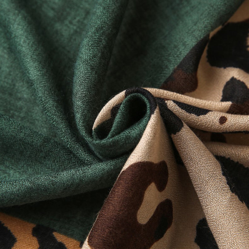 Lässiger Schal Mit Leopardenmuster
