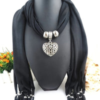 Vintage-Schal Mit Herzanhänger