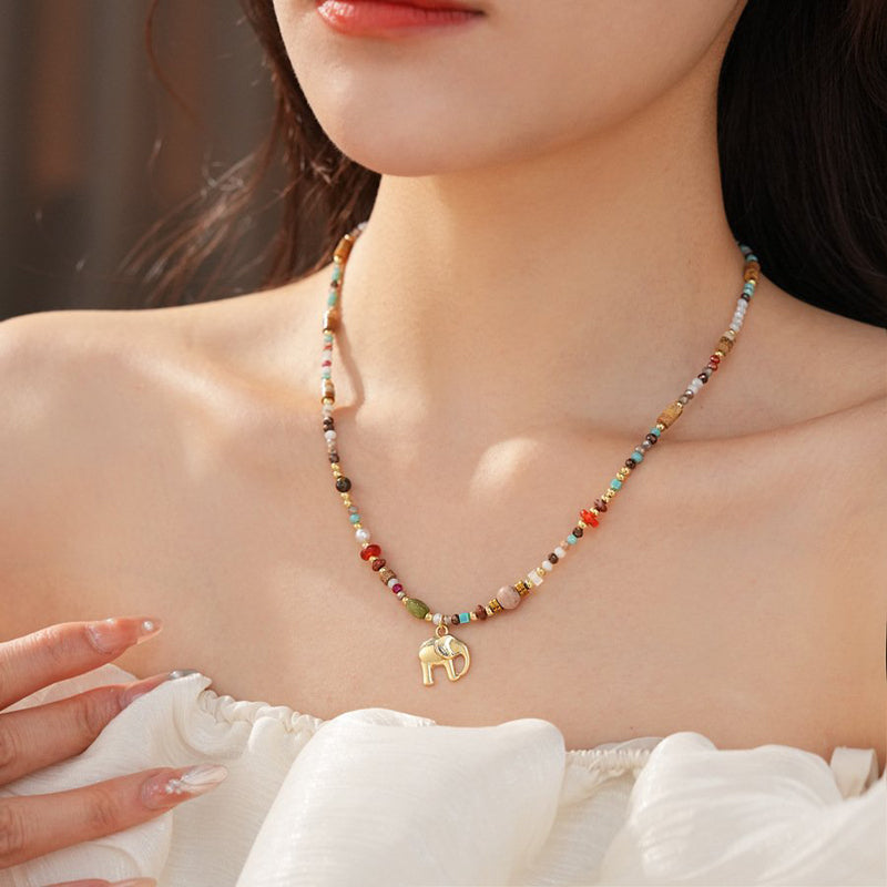 Bunte Perlenkette Im Boho-Stil
