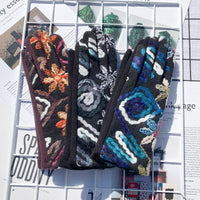 Warme Handschuhe Im Ethno-Stil