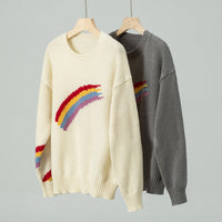 Lässiger Regenbogen-Strickpullover