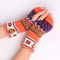 Gestrickte Weihnachtshandschuhe