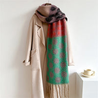 Warmer Schal Mit Punkten